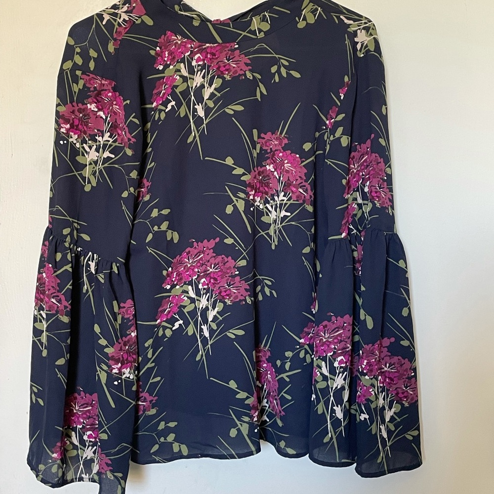 Loft Outlet Floral Blouse Size XS, Gorgeous!